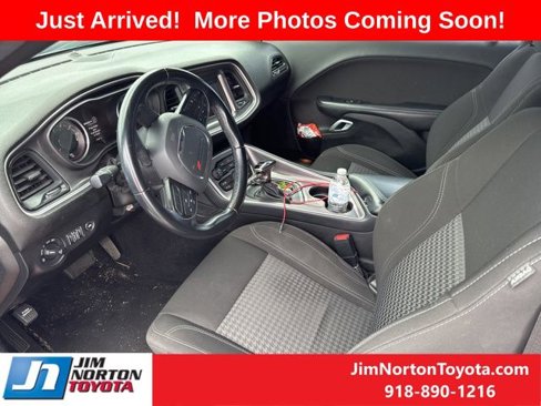 Used 2021 Dodge Challenger SXT w/ Driver Convenience Group image 6