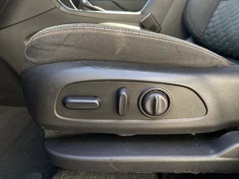 Used 2020 Chevrolet Equinox LT image 12