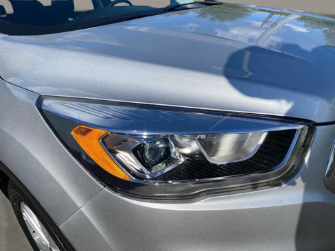 Used 2019 Ford Escape SEL image 12