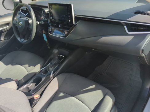 Used 2021 Toyota Corolla LE image 40