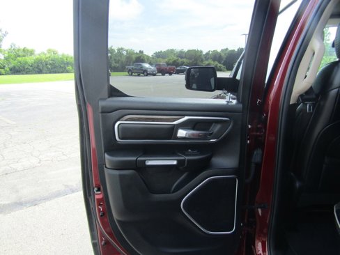 Used 2019 RAM 1500 Laramie image 38
