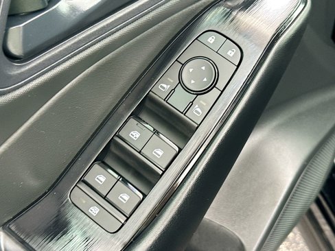 Used 2024 Nissan Rogue S image 18