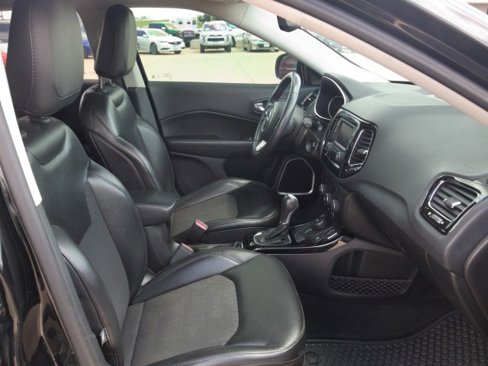 Used 2018 Jeep Compass Latitude image 31