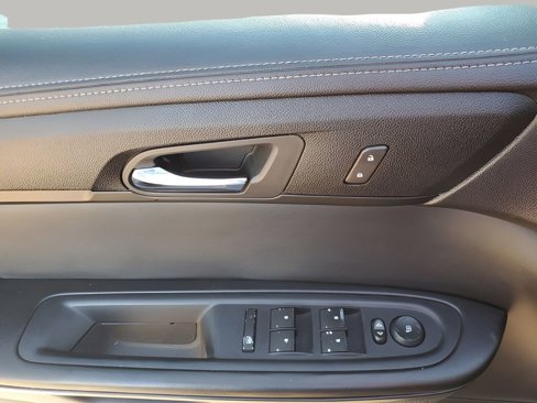 Used 2013 Chevrolet Traverse LT image 25