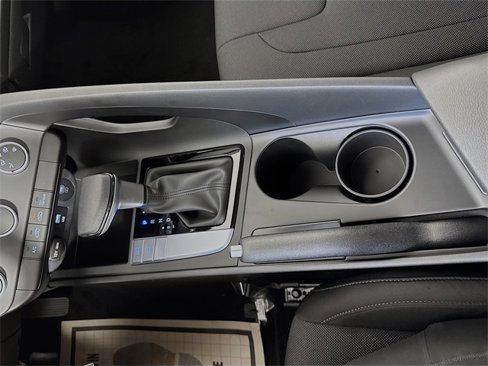 New 2025 Hyundai Elantra SE image 14