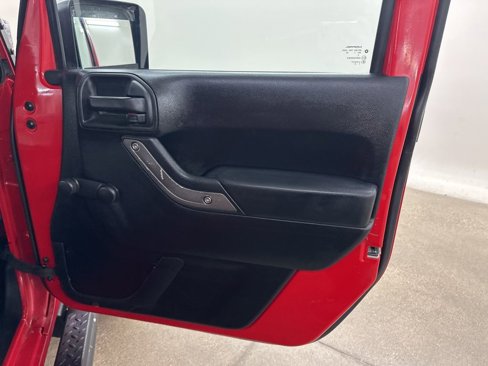 Used 2011 Jeep Wrangler Unlimited Sport w/ Connectivity Group image 17