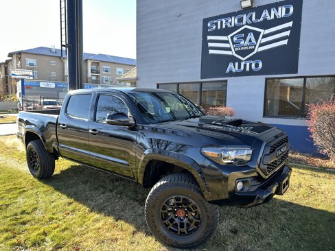 Used 2021 Toyota Tacoma TRD Sport image 2