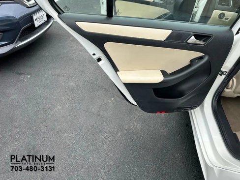 Used 2012 Volkswagen Jetta SE image 16