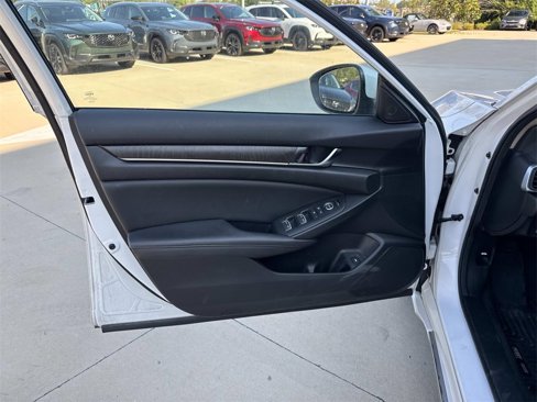 Used 2020 Honda Accord EX image 18