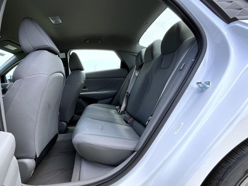 New 2025 Hyundai Elantra SE image 12