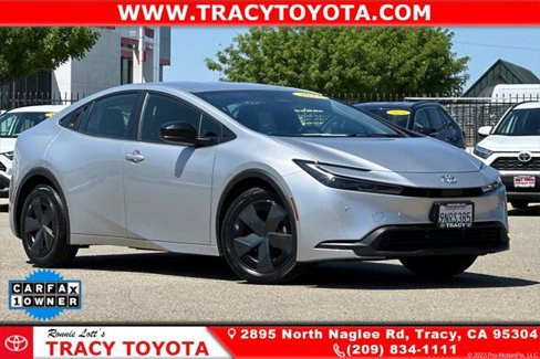 Certified 2024 Toyota Prius LE image 1