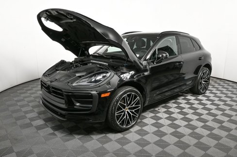 Used 2025 Porsche Macan image 34