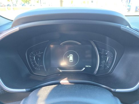 Used 2019 Jeep Cherokee Overland w/ Technology Group image 31