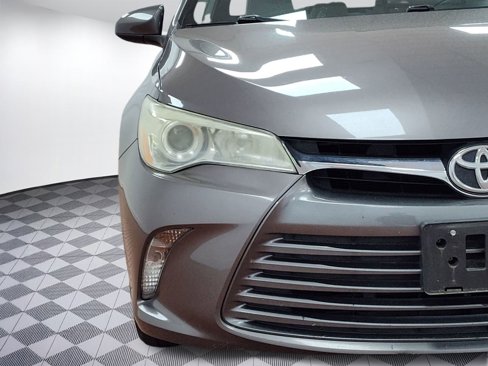 Used 2015 Toyota Camry SE image 10