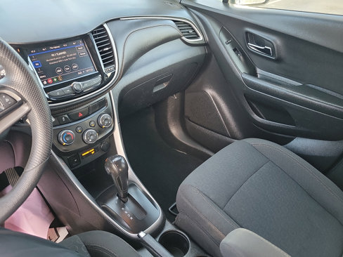 Used 2022 Chevrolet Trax LS w/ Tint and Cruise Package image 13