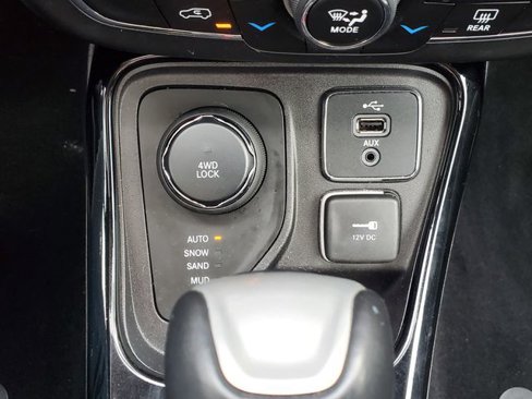 Used 2018 Jeep Compass Limited image 31