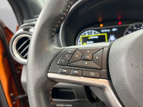 Used 2020 Nissan Kicks SR image 36