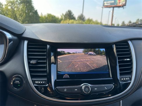 Used 2018 Chevrolet Trax LT w/ LT Convenience Package image 21