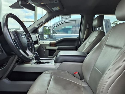 Used 2017 Ford F150 Lariat w/ Equipment Group 502A Luxury image 8