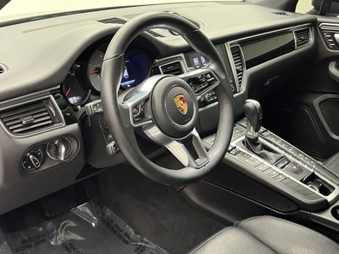 Used 2018 Porsche Macan S image 4