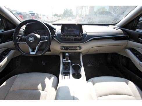 Used 2021 Nissan Altima 2.5 SV w/ SV Premium Package image 9