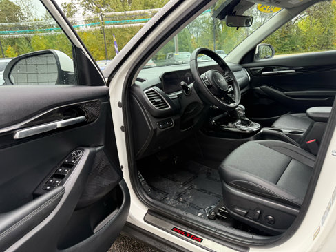 Used 2024 Kia Seltos EX image 15