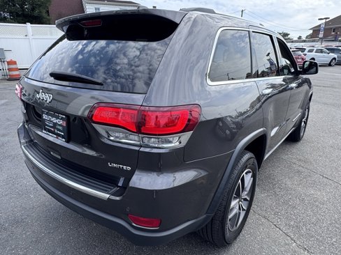 Certified 2020 Jeep Grand Cherokee Limited w/ Premium Lighting Group image 7