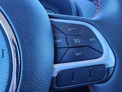 Used 2023 Jeep Renegade Trailhawk image 19