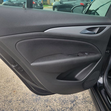 Used 2019 Buick Regal Preferred w/ Sights and Sounds Package image 12