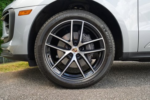 Certified 2023 Porsche Macan image 11
