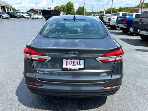 Used 2020 Ford Fusion SE image 3