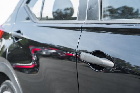 Used 2020 Nissan Kicks S image 17