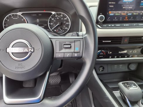 Used 2024 Nissan Rogue SV image 22