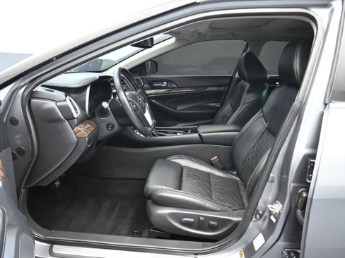 Used 2016 Nissan Maxima Platinum w/ Interior Lighting Package image 11