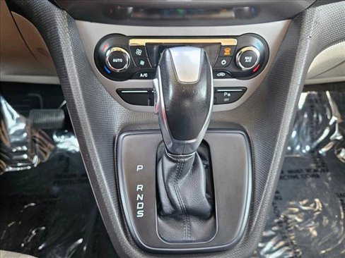 Used 2017 Ford Transit Connect XLT image 12