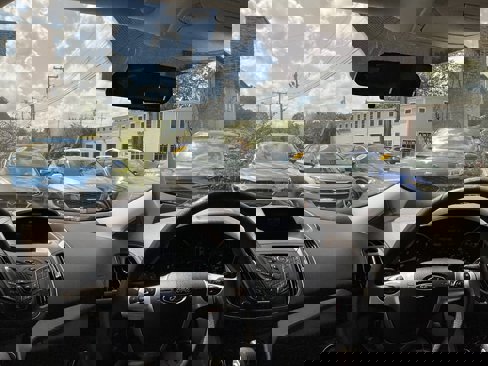 Used 2015 Ford Escape SE image 17