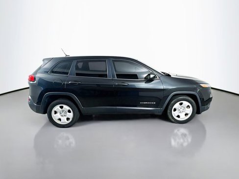 Used 2015 Jeep Cherokee Sport image 4