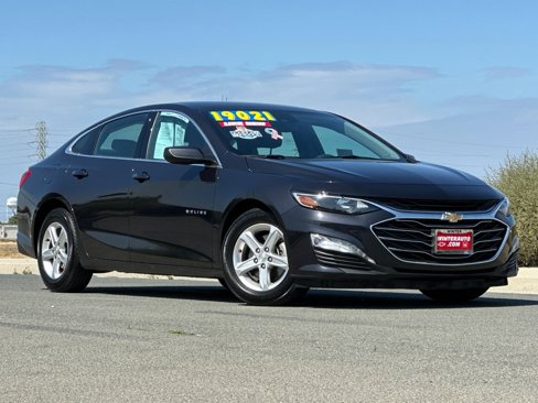 Used 2023 Chevrolet Malibu LT image 2