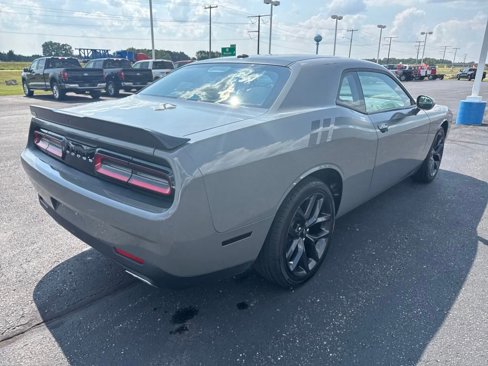 Used 2019 Dodge Challenger SXT w/ Blacktop Package image 5