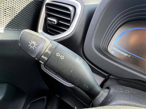 Certified 2023 Hyundai Venue SEL image 29