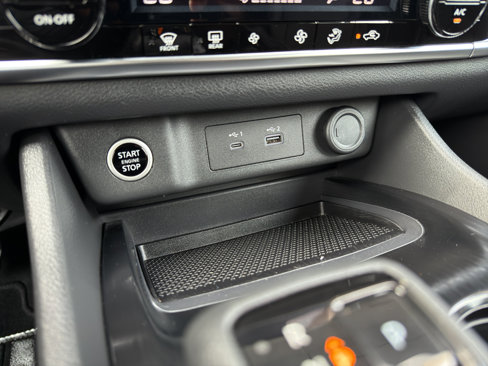 Used 2023 Nissan Rogue SV image 28