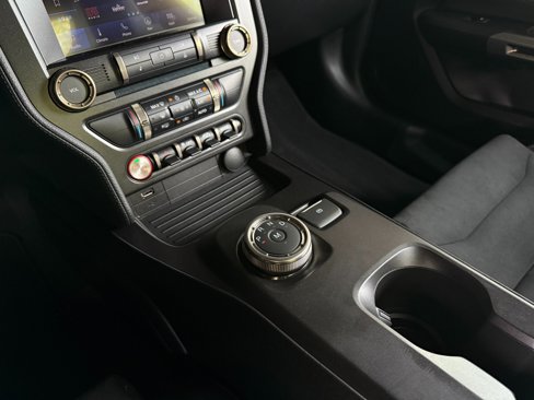 Used 2022 Ford Mustang Shelby GT500 w/ Technology Package image 35