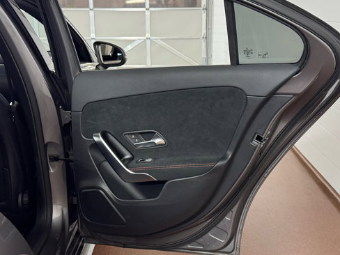 Used 2022 Mercedes-Benz A 220 4MATIC image 35