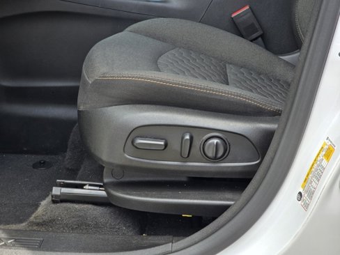 Used 2020 Chevrolet Equinox LT image 12