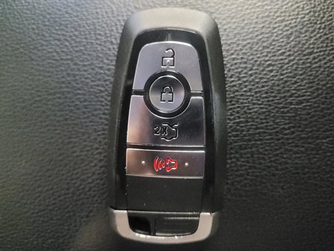 Used 2019 Ford Fusion SE image 32