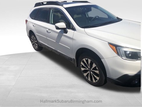 Used 2015 Subaru Outback 3.6R Limited image 2