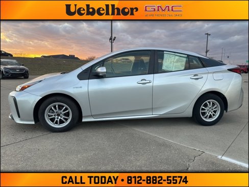 Used 2021 Toyota Prius LE image 16