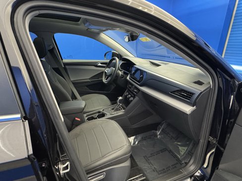 Used 2023 Volkswagen Taos SE image 22