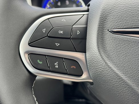 New 2025 Chrysler Voyager LX image 31