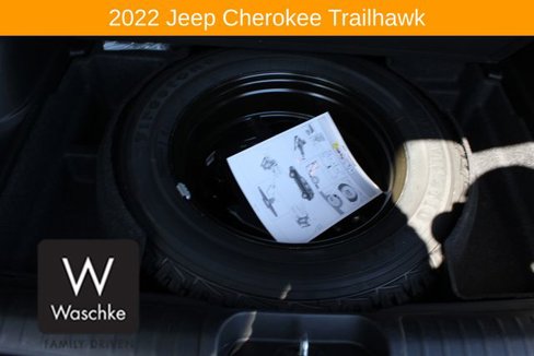 Used 2022 Jeep Cherokee Trailhawk w/ Comfort/Convenience Group image 21